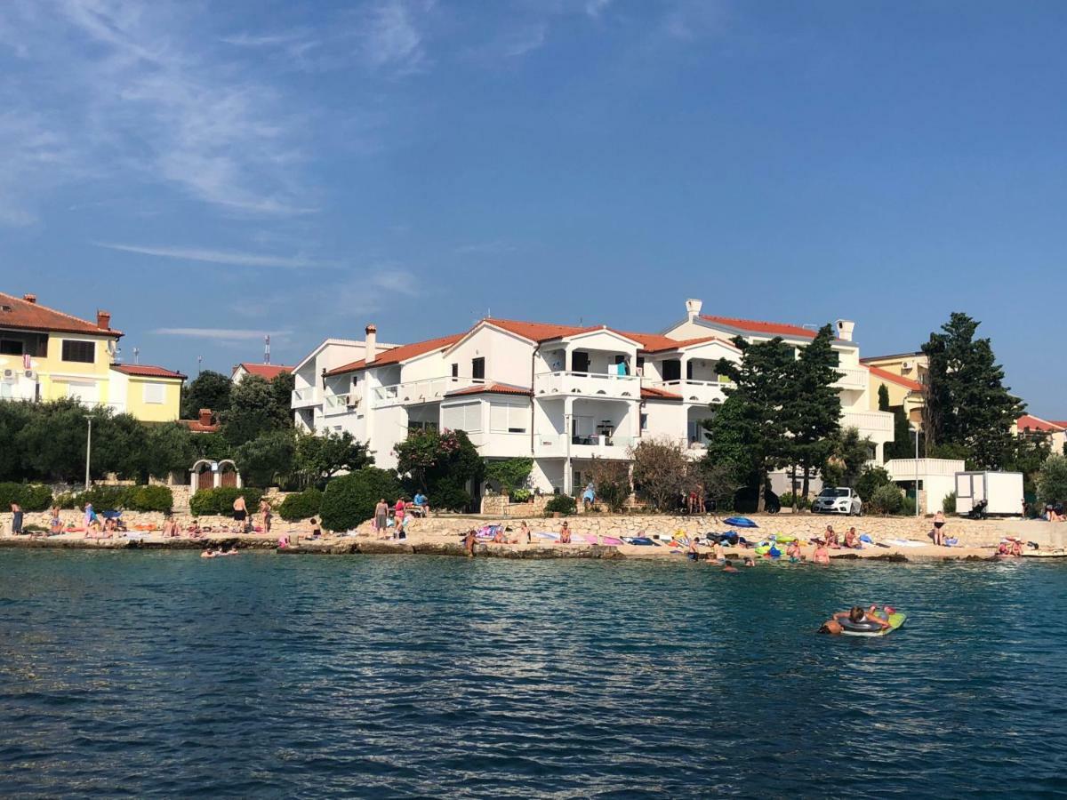 Croatia Mandreアパートメント エクステリア 写真